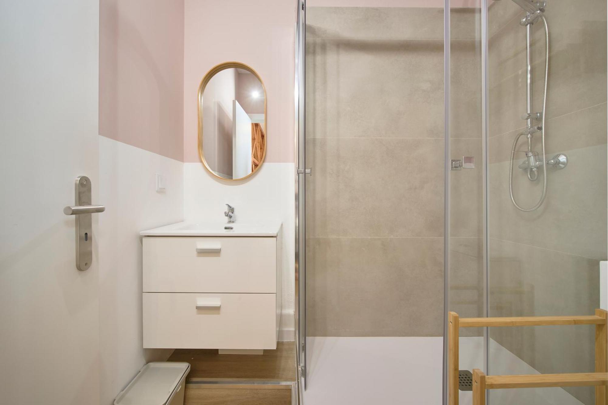 Urban Charm - Centre Apartment *